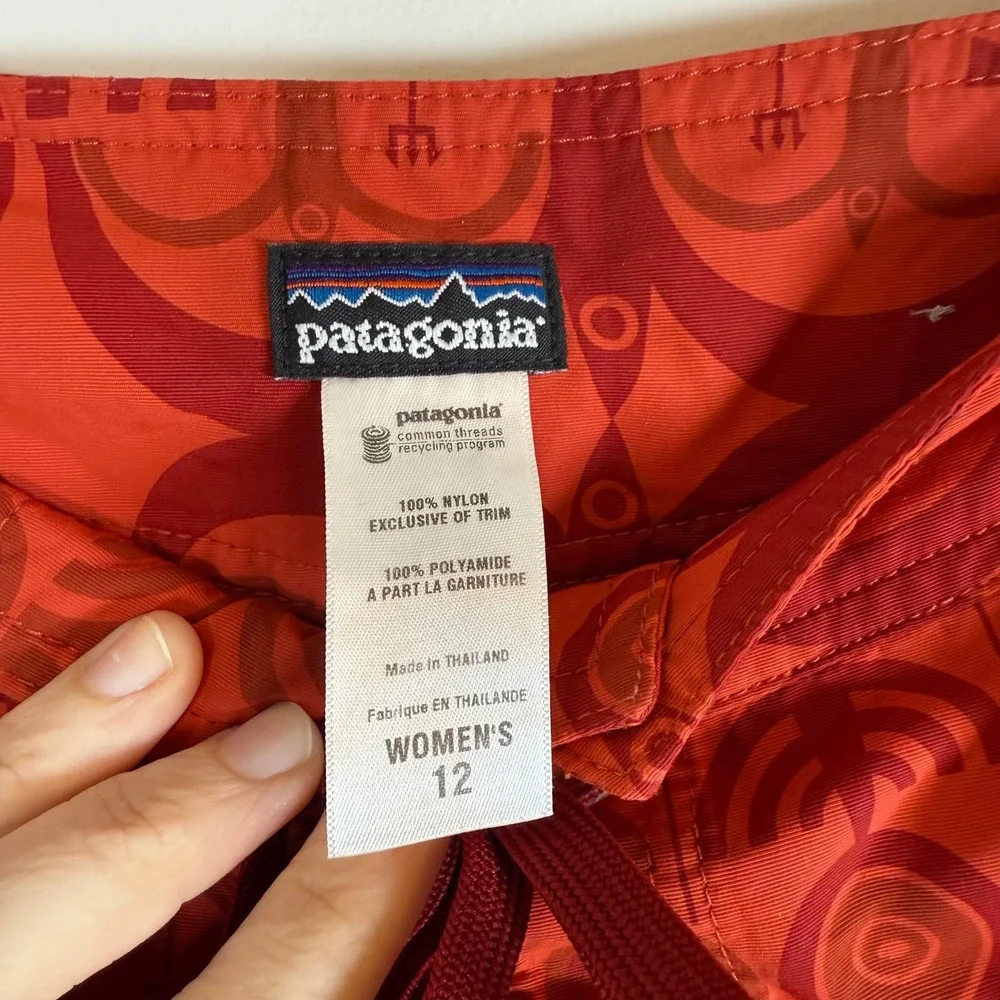 Patagonia Women's Wavefarer Red Board Shorts Swim Trunks Size 12‎ Aztec Pattern